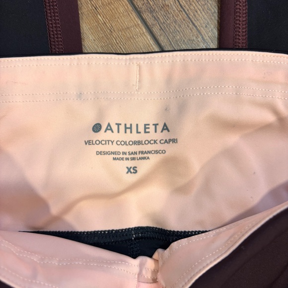 Athleta Women's Velocity Colorblock Stash Pocket Capri Legging Pants Sz XS Black - Picture 4 of 9